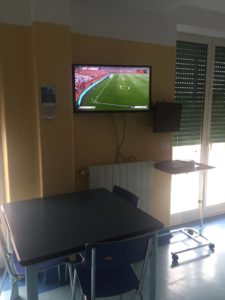 Associazione Carmine Gallo Onlus: Donati televisori al reparto di ematologia del P.O. Pausillipon img_1685