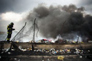 regione campania roghi rifiuti