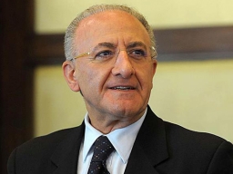 Trasporti, De Luca annuncia 350 assunzioni in Eav