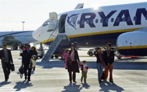 Ryanair: 2000 voli cancellati. Guida per ottenere i rimborsi