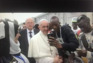 Papa Francesco incontra i migranti all'Hub di Bologna