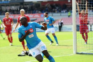 Il Cagliari è solo una formalità: 3-0 al San Paolo per il Napoli