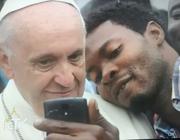 Papa Francesco incontra i migranti all'Hub di Bologna