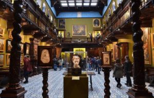 Visita al Museo Filangieri, detto anche 'il palazzo che cammina'