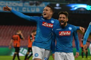 Calcio Napoli. Gli azzurri non mollano la Champions: 3-0 allo Shaktar