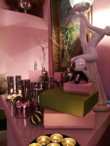 Rivoluzione in rosa al Salotto Olfattivo di Acampora