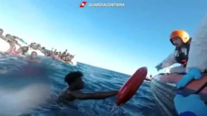 Migranti, sono 64 i morti nel naufragio dell'Epifania