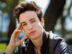 Anticipazioni Un Posto al Sole. E' tornato Sandro, ma con quali intenzioni?