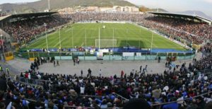 Calcio Napoli: giudice sportivo ignora razzismo e bottigliette Calcio Napoli: le decisioni del giudice sportivo ignorano razzismo e lancio di bottigliette.
