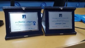 Calcio Napoli, Castel Volturno consegnati i premi “Ultràmico dell’anno” a Maggio e Sarri Calcio Napoli: consegnati a Castel Volturno i premi “Ultràmico dell’anno” a Maggio e Sarri