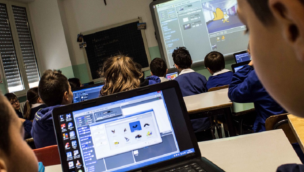Protom domani all'Augusto Righi di Napoli presenta Scuolab: il laboratorio digitale in classe