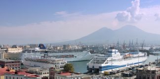 Porto di Napoli, lascia figlie a imbarco: trovato ubriaco