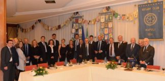 I racconti delle Olimpiadi e l’annuncio di Tizzano della sfida di canottaggio tra gli equipaggi di Oxford e Cambridge alla Reggia di Caserta.