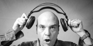 Gianni Simioli arriva sul palco del Beer Garden