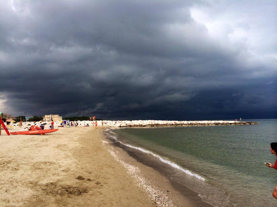 Meteo Campania, previsti forti temporali e temperature in calo