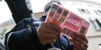 Giro di patenti facili sgominato tra Napoli e Caserta