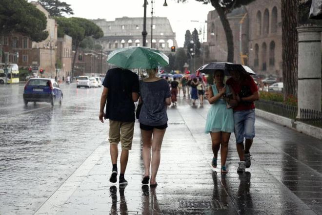 Meteo Campania, dopo il caldo torrido arriva l'allerta per la pioggia