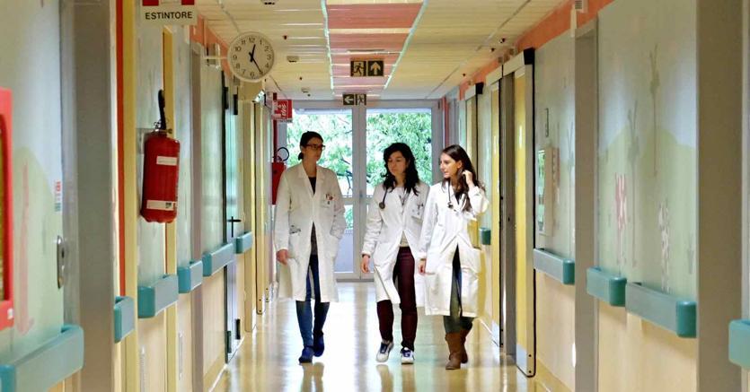 Unione degli Universitari: 24.000 medici laureati tenuti in ostaggio