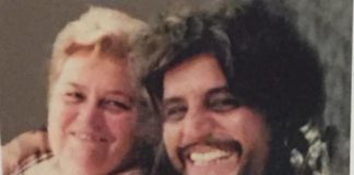 Pino Daniele, commuove la foto con la mamma sul web