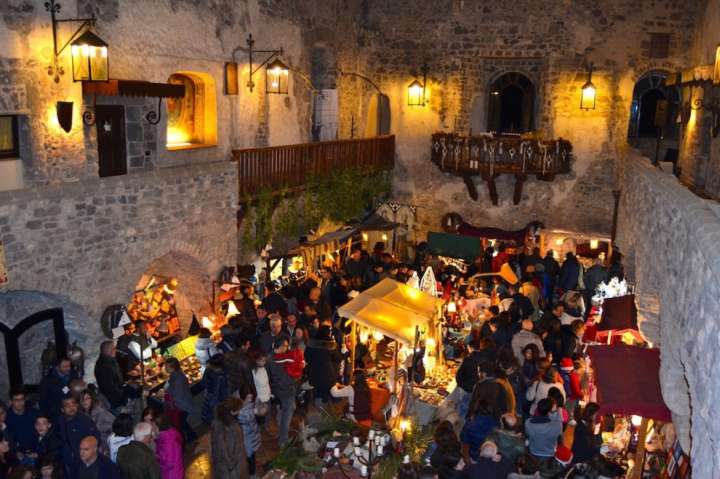 Mercatini di Natale al Castello di Limatola tra stand, luci e intrattenimento