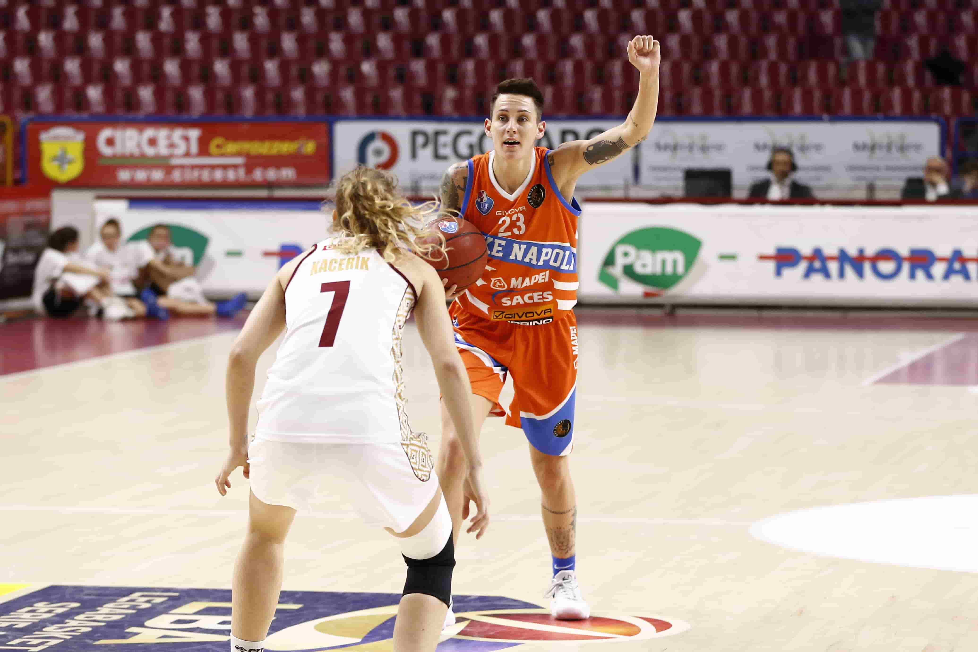 Basket femminile: La Saces Mapei Givova trionfa in gara 2 a Schio