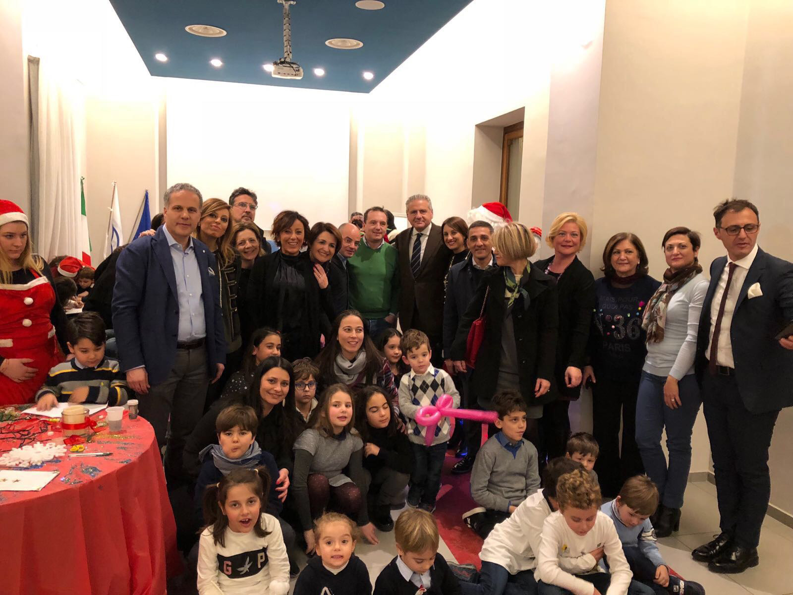 Napoli Nord, i Commercialisti dell'Ordine accolgono i bambini per festeggiare il Natale