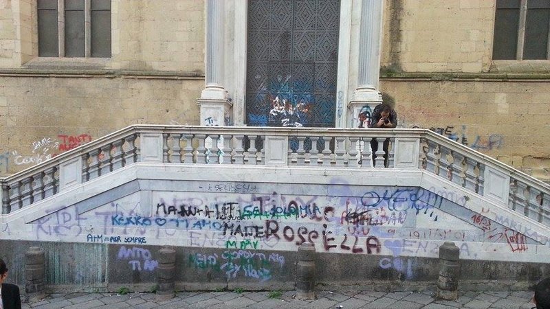 Cronaca di Napoli, fiaccolata contro il degrado del Centro Storico