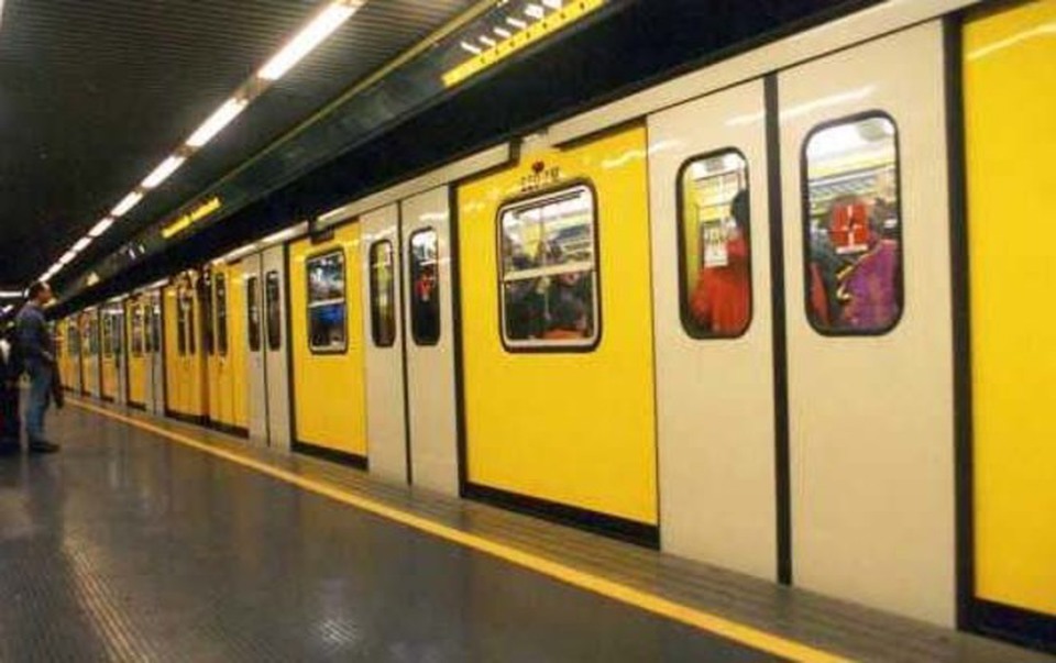 Cronaca di Napoli. Anm, uomo travolto in metrò a Materdei: sospeso il servizio