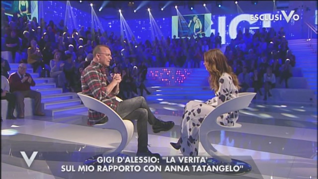 Gigi D'Alessio a Verissimo smentisce la rottura con Anna Tatangelo