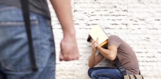 Omofobia nel siracusano, la vittima perde un occhio