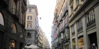 Napoli, Polizia Municipale: controlli movida chiaia, taxi e parcheggiatori abusivi