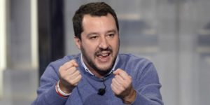 De Magistris attacca Salvini: "responsabile del clima di odio nel nostro Paese"