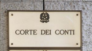Comune di Napoli, Corte dei Conti accoglie ricorso ma chiede altri documenti