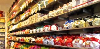 Napoli, vomero: furto di panettoni e dolci probabilmente per rivenderli