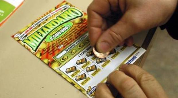 Gioco d'azzardo, in Italia è allarme per 700mila minorenni