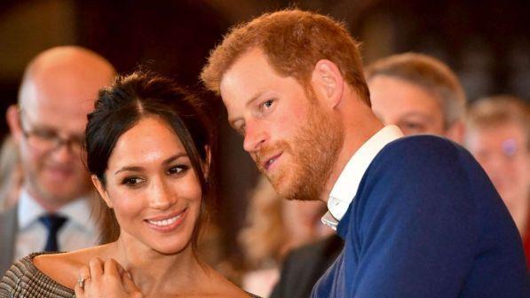 Harry e Meghan, Buckingham Palace risponde a Netflix: “Nessuno ci ha consultato”