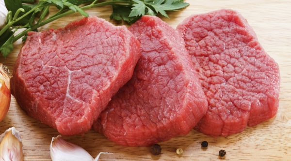 Nuovo studio sul legame biologico tra carne rossa e rischio di cancro