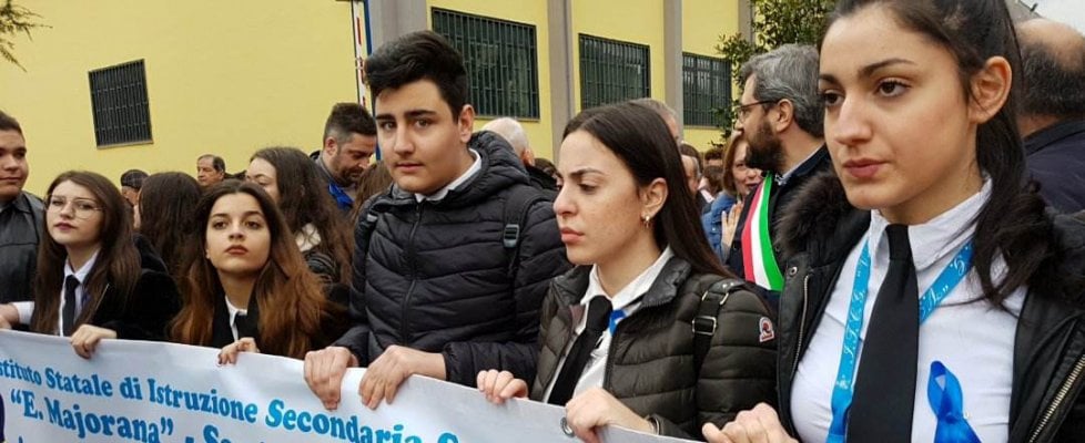 Cronaca Caserta, prof accoltellata: studenti in corteo anti-violenza