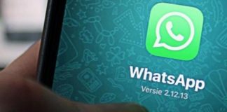 Rincari bollette della luce, la fake news che gira su WhatsApp