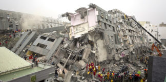 Terremoto a Taiwan. Crolla un hotel, persone intrappolate