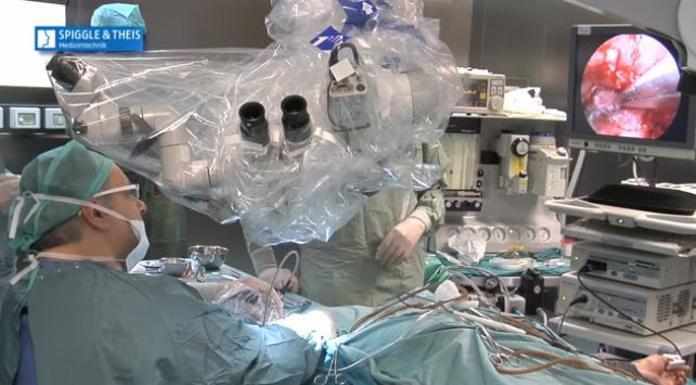 Ponticelli, all'Ospedale Betania il primo intervento con robot