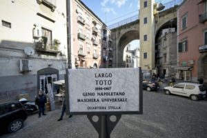Comune di Napoli, Largo Totò: una piazza per il Principe