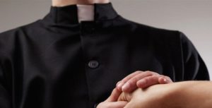 Il Papa riapre il caso del prete di Ponticelli accusato di pedofilia
