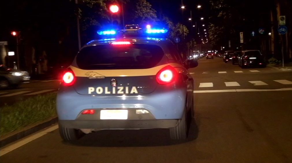 Tragedia sfiorata a Fuorigrotta, fuga contromano per sfuggire ai poliziotti