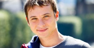 Anticipazioni Un Posto al Sole. Sandro vuole assumere Alberto ai cantieri