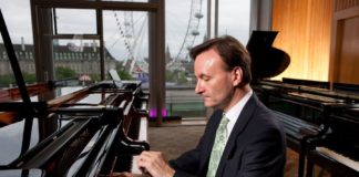 Il pianista Stephen Hough ospite dell'Associazione Scarlatti
