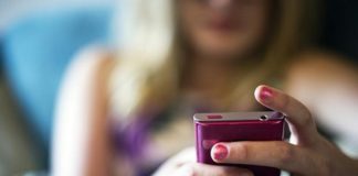 Agcom, 30 minuti di telefonate gratuite ai più poveri
