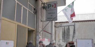 Pd, litigi e urla all'assemblea di Napoli ad Ercolano