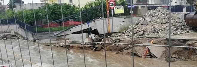 Maltempo in Campania: Paura a Giugliano per il crollo di un muro 