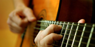 Tre grandi leggende della chitarra classica in concerto per la Scarlatti